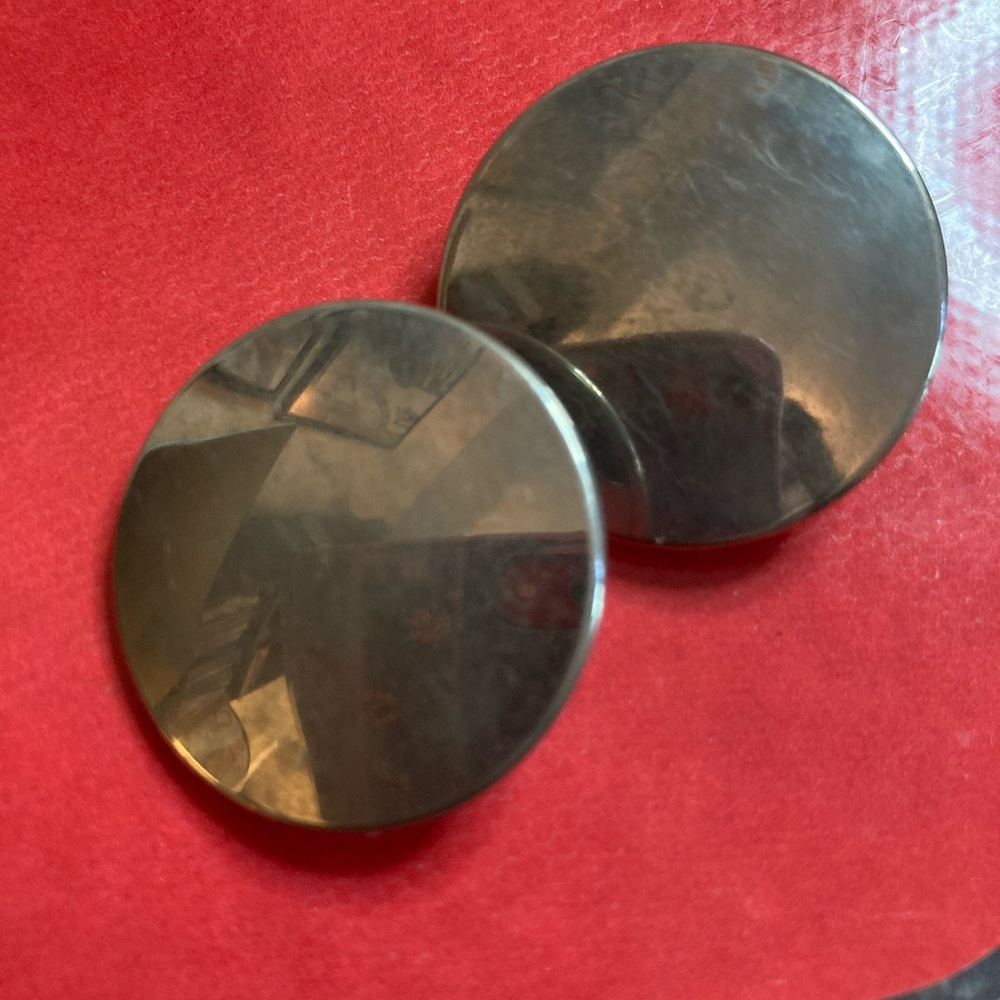 Vintage 1980s clip on earrings!